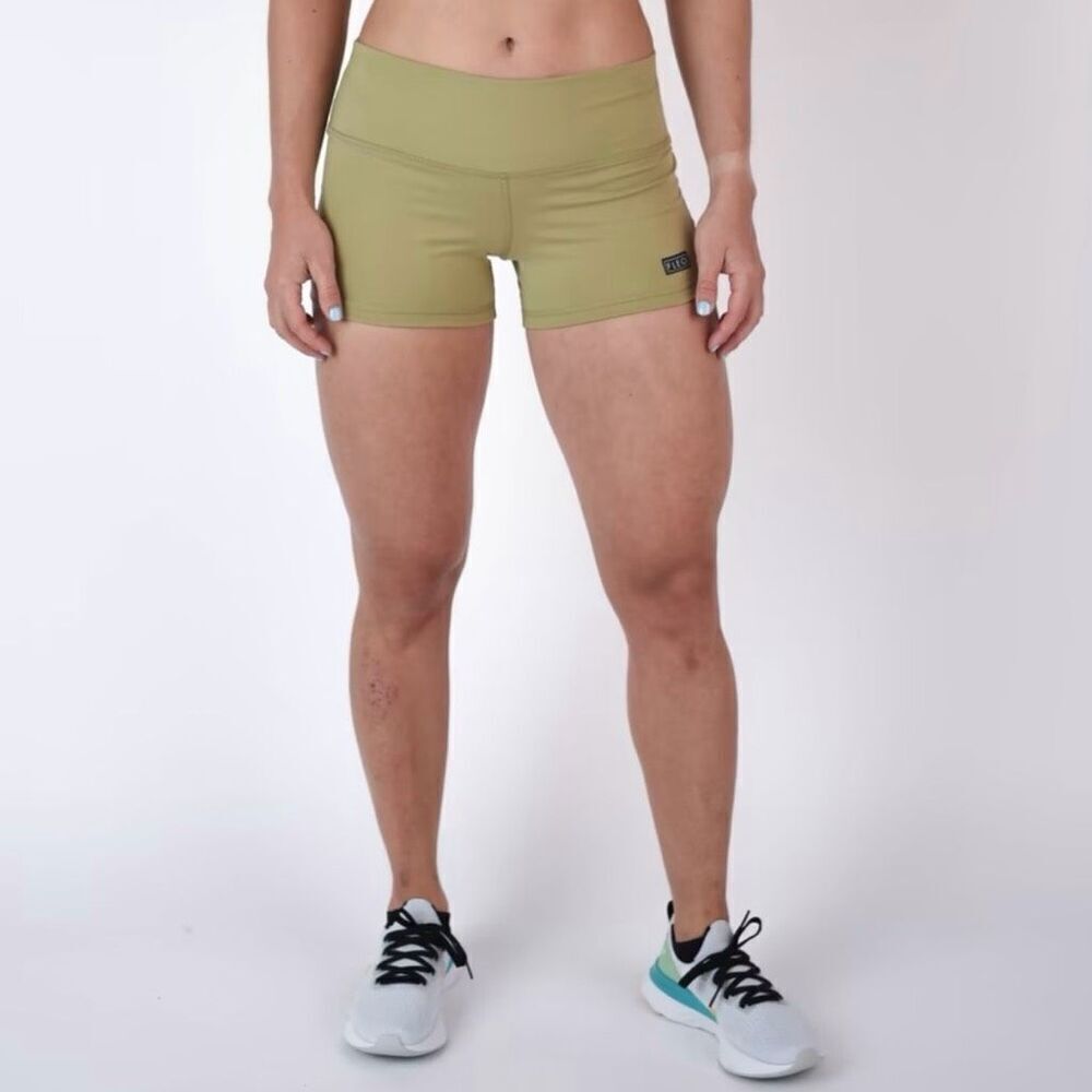 Fleo NWT Apex Contour Athletic Shorts in Light Willow size Small